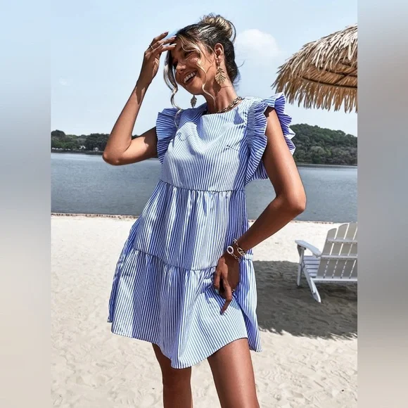 SHEIN Blue and White Patterned Top - Picture 1 of 6